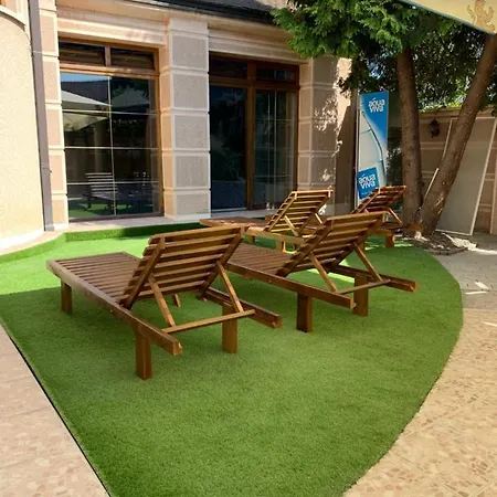 Relax And Pool Konukevi