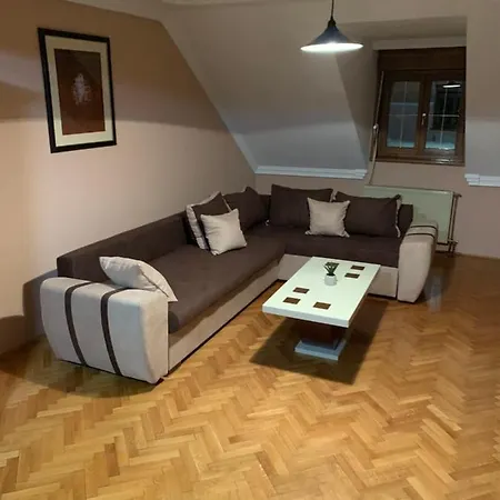 Relax And Pool Gæstehus 3*